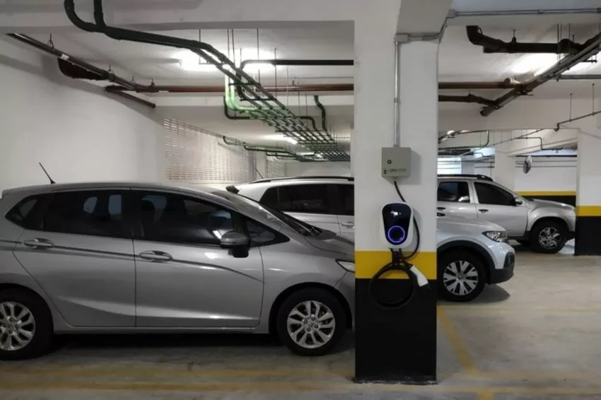 Lei garante direito à instalação de recarga para veículos elétricos em condomínios no RN