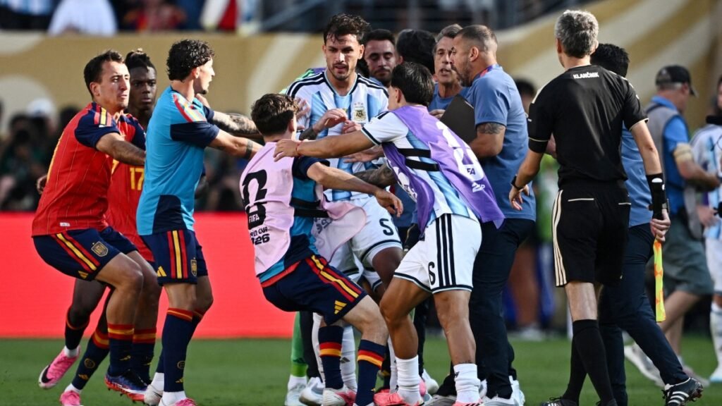 FIFA abre investigação disciplinar contra a Argentina após confusão na final