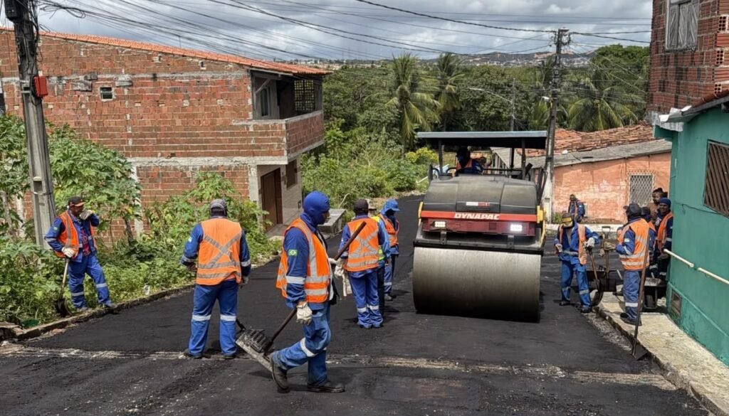 Rua no bairro Nordeste recebe 100 metros de pavimentação asfáltica em Natal