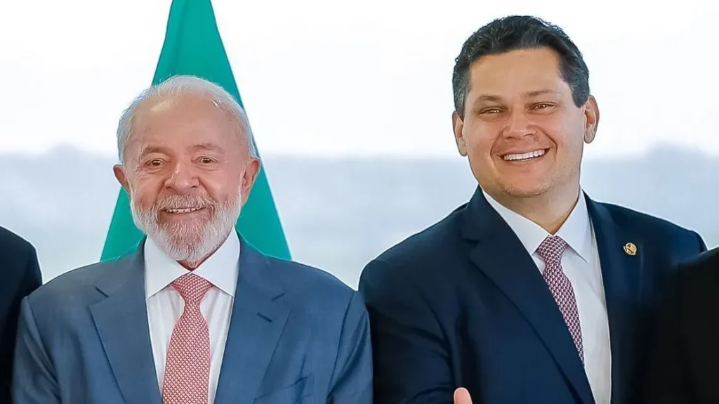 Após retomar diálogo, Lula espera declaração de apoio de Alcolumbre