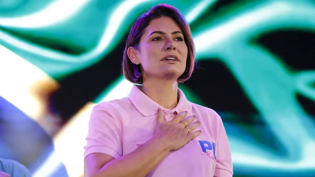 Michelle fecha acordo com Podemos no Distrito Federal