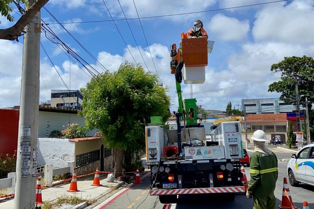 Intervenções na rede elétrica alteram trânsito em trechos da Zona Norte de Natal
