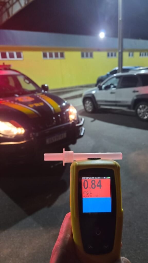 PRF prende motorista por embriaguez ao volante na BR-304, em Macaíba