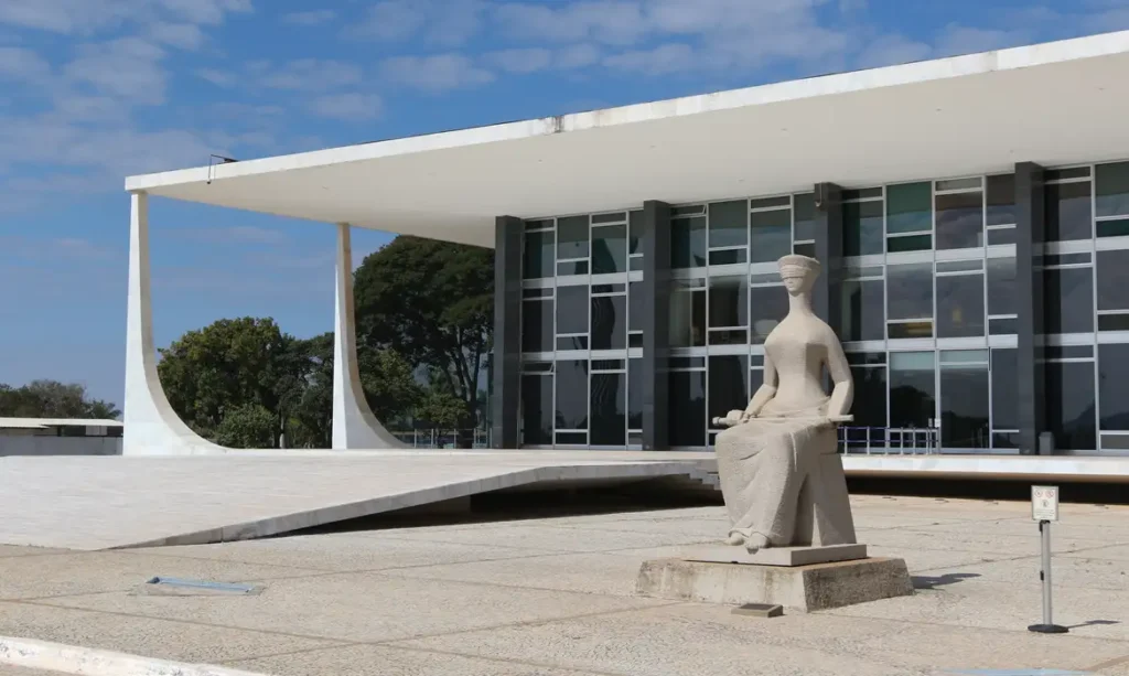 STF retoma julgamento sobre alcance da Lei Maria da Penha
