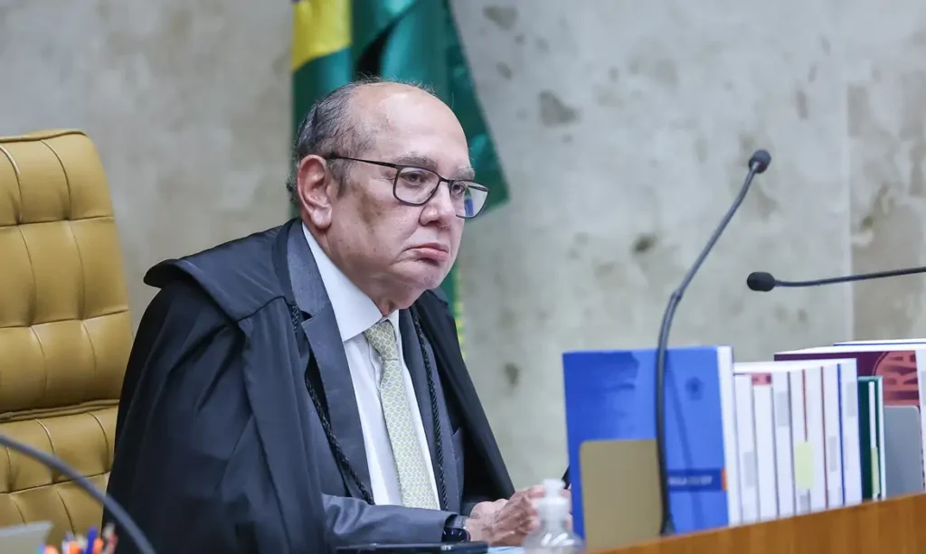 Gilmar Mendes questiona Fux sobre medida que afastou diretor da PF
