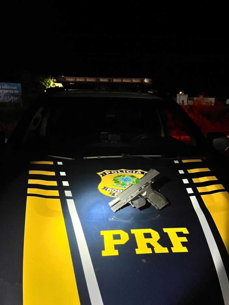 Homem com pistola municiada é preso durante fiscalização na BR-304 em Mossoró