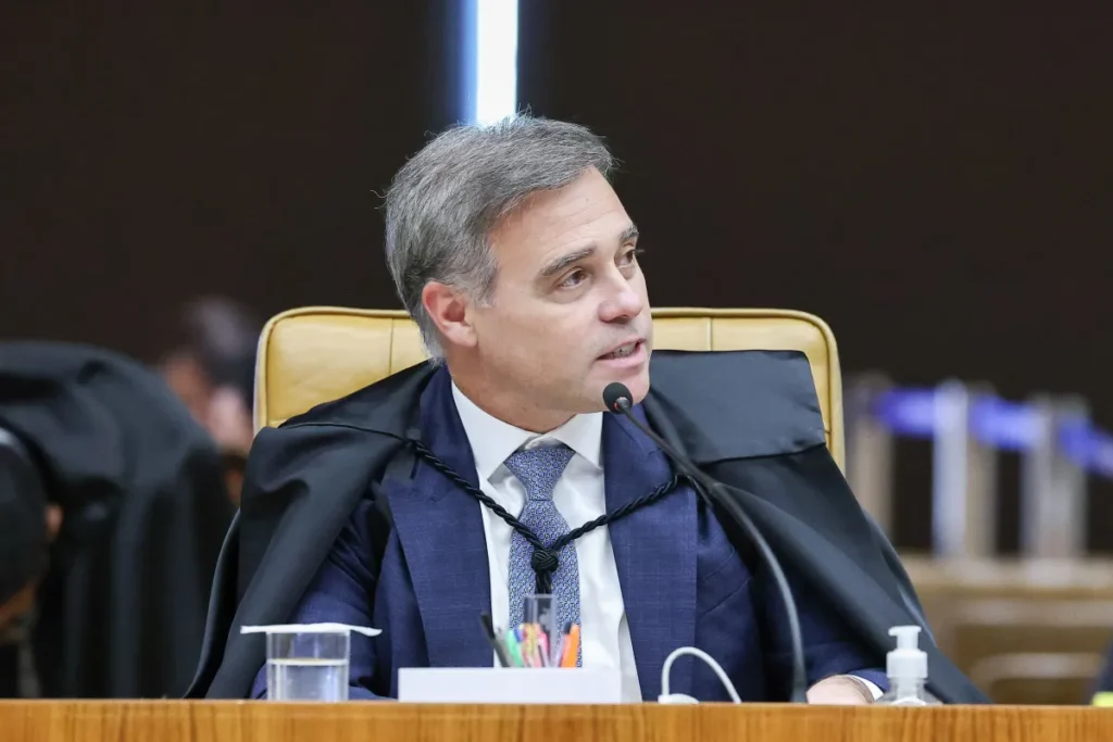 Mendonça avisou AGU e ministro da Justiça sobre afastamento de cúpula da PF