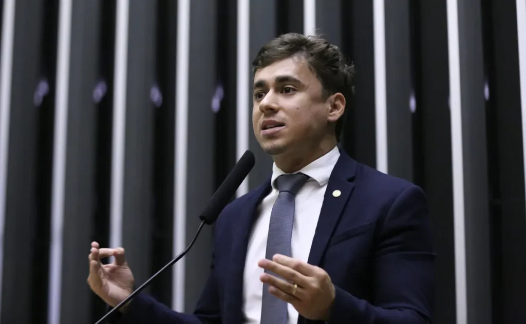 Em áudio, Nikolas pede ajuda de Vorcaro para liberar ativo de minério