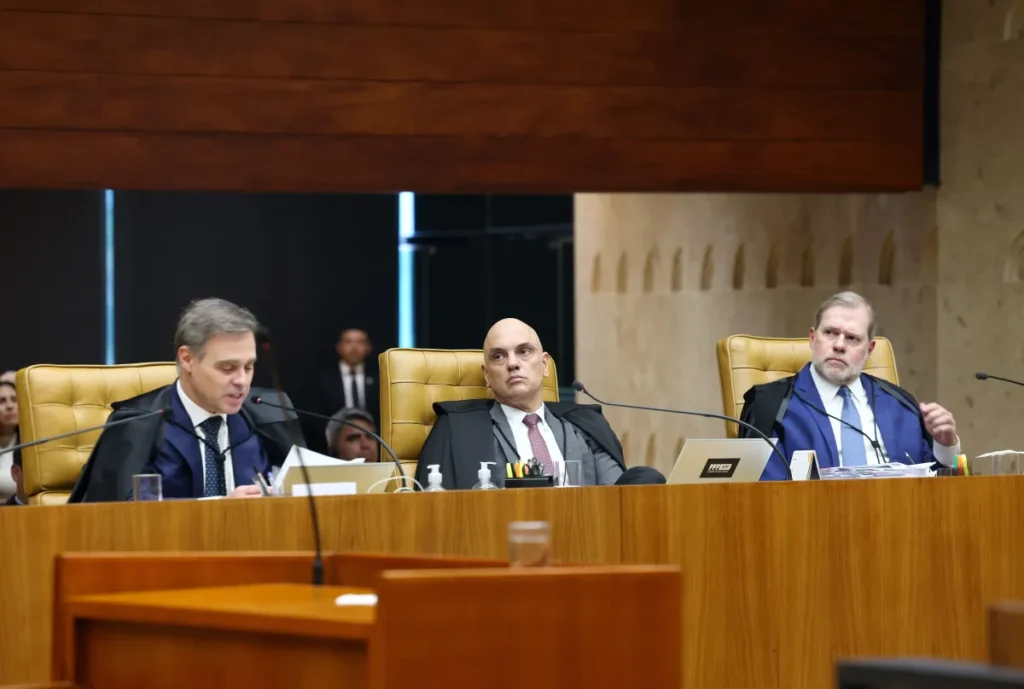 Julgamento sobre futuro de Moraes pode ficar parado no STF até dezembro