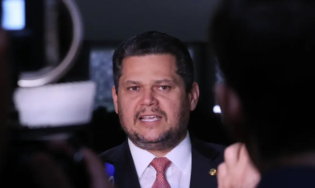 Alcolumbre marca votação da PEC da segurança pública para terça-feira