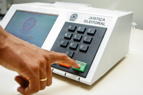 Eleição tranquila e queda na abstenção marcam segundo turno