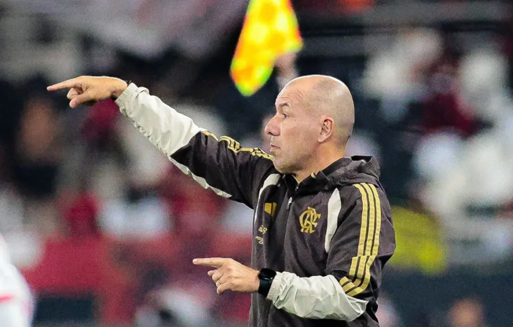 Pedro desencanta, Flamengo goleia Vasco e aumenta vantagem para o Palmeiras