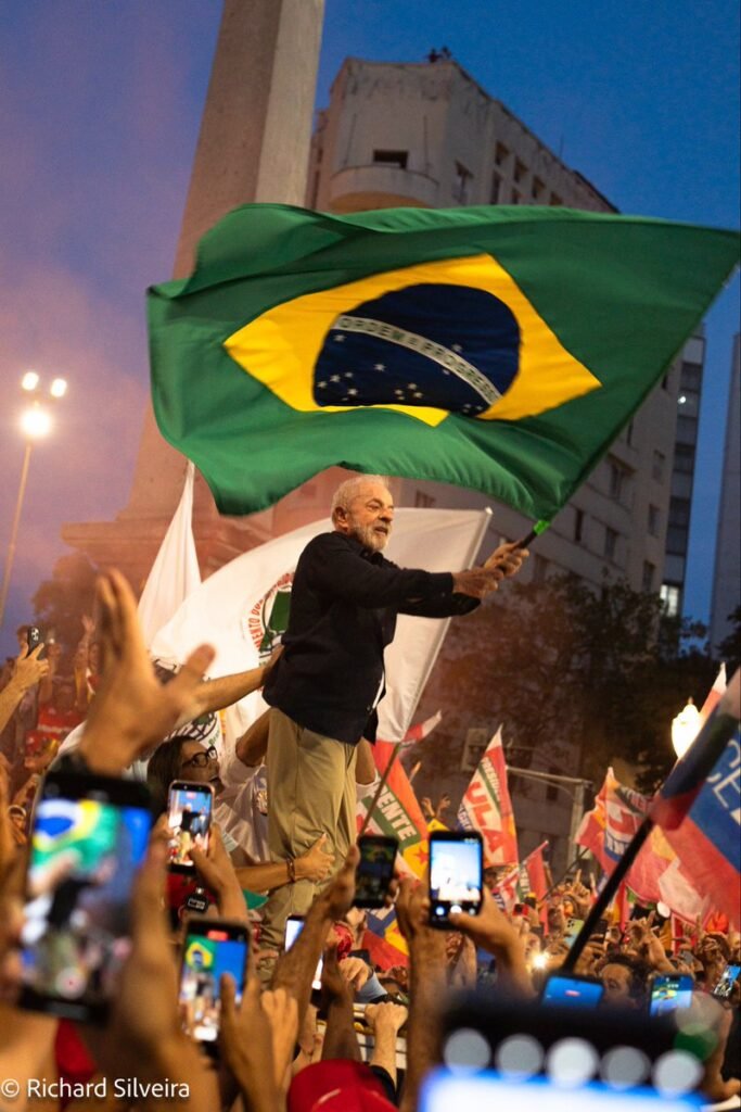Lula faz história, é reeleito e se torna o primeiro presidente do Brasil a conquistar quatro mandatos