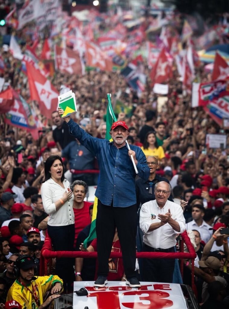 Lula vence Flávio Bolsonaro no exterior com 53,86% dos votos; veja resultados por país