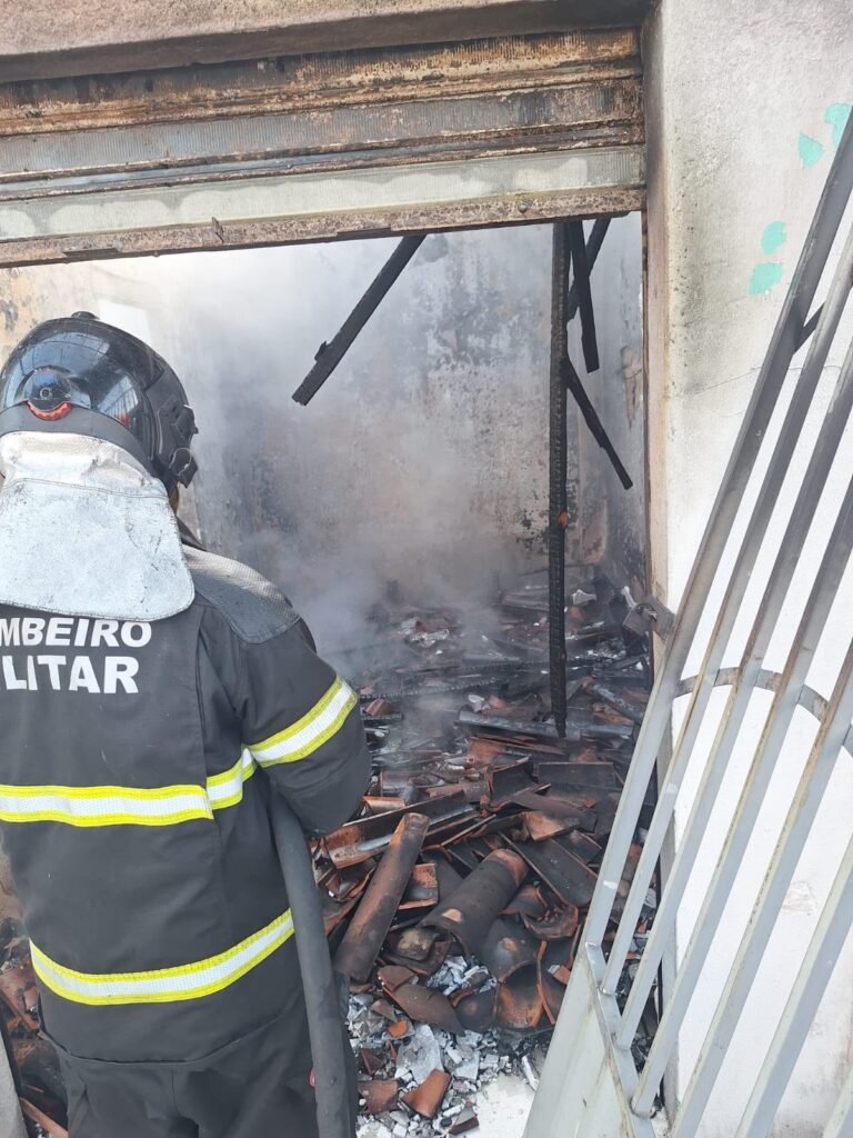 Incêndio atinge residência na zona Norte de Natal