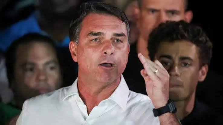 Com derrota, Flávio ficará sem cargo público e sem foro após 24 anos