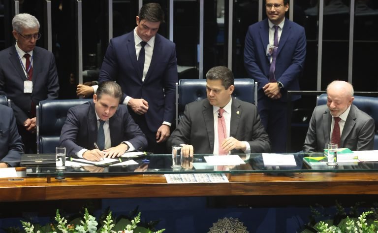 Agentes de saúde ganham aposentadoria especial com novas regras